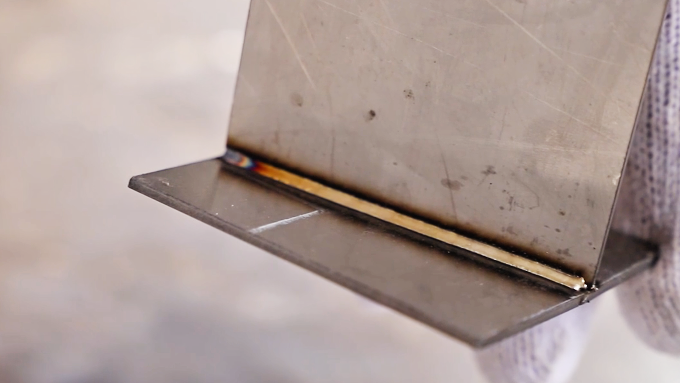 What is the working principle of a fiber laser welding machine